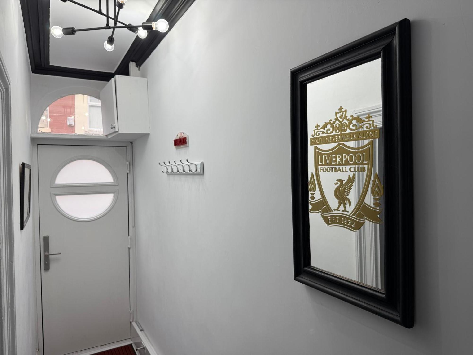 리버풀 Anfield Abode - Entire Lfc Themed House 빌라 외부 사진