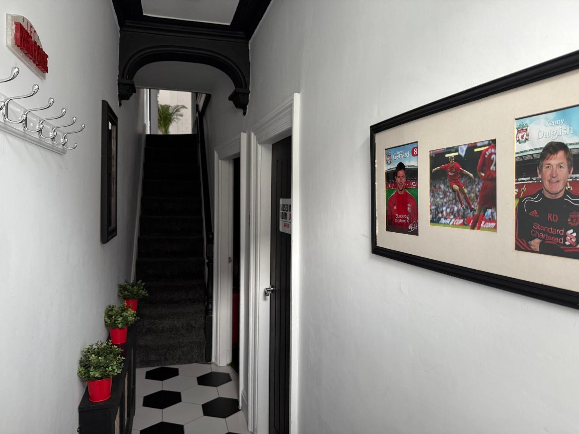 리버풀 Anfield Abode - Entire Lfc Themed House 빌라 외부 사진